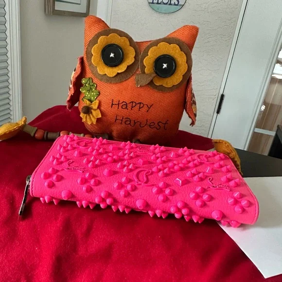 Christian Louboutin RARE COLOR Neon Pink Studded Wallet zippy Card Holder - Picture 5 of 13